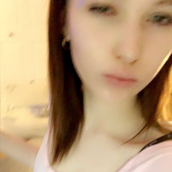 Meet your Posher, Kelsey - Picture 1 of 1